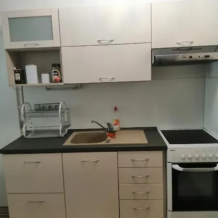 아파트 Apartman Nikol
